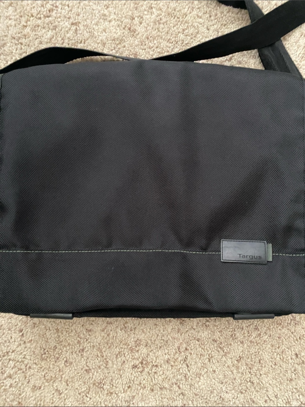 Targus Black Messenger Bag with Adjustable Shoulder Strap